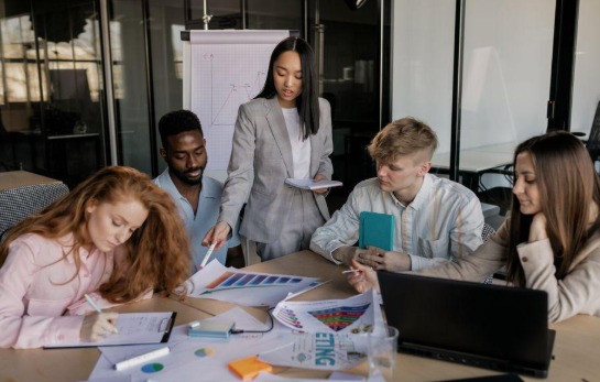 Simple Tech Habits That Make Small Teams Work Better