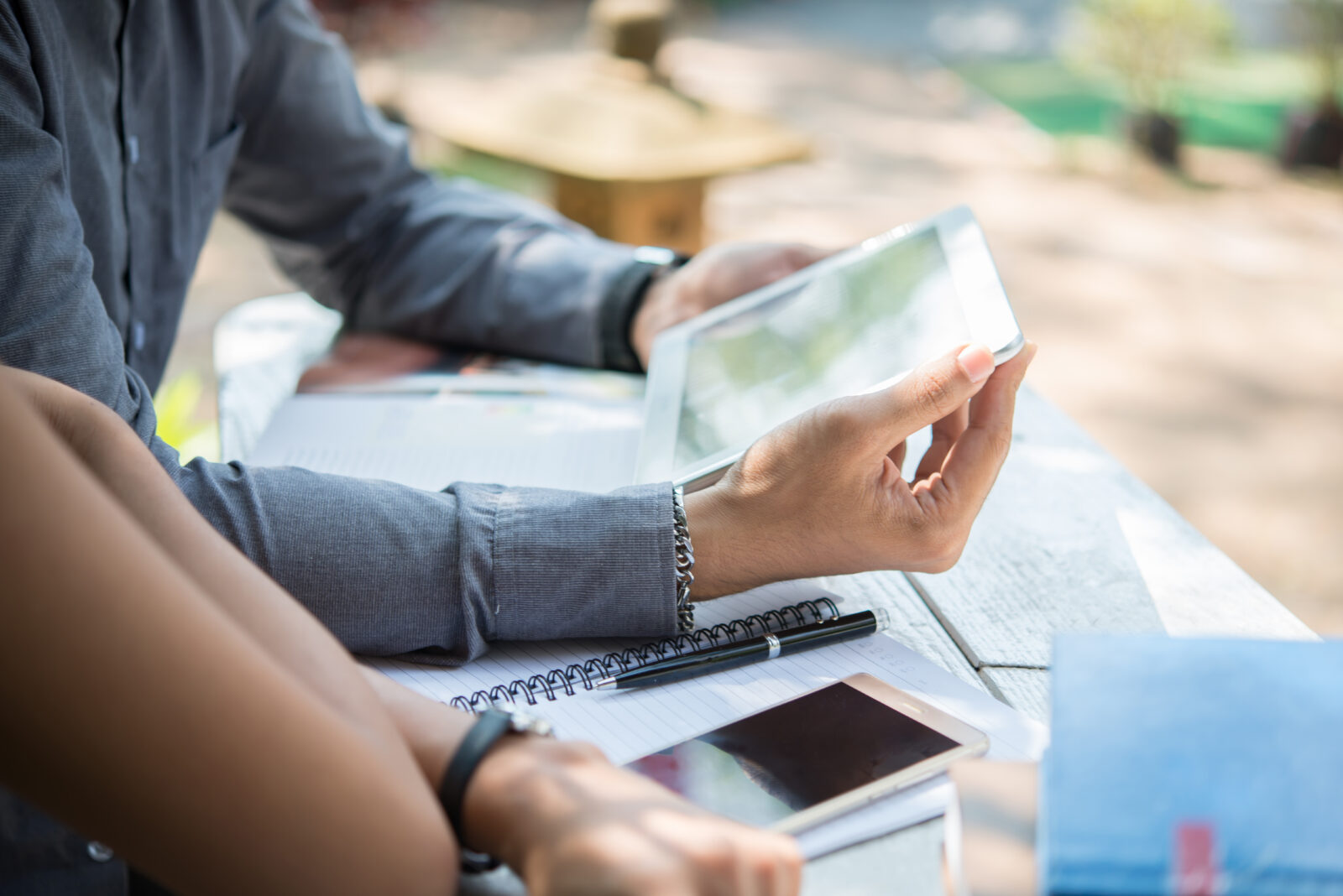 6 Reasons Choosing the Right Service for Money Transfers to Jamaica Matters More Than Most People Realize